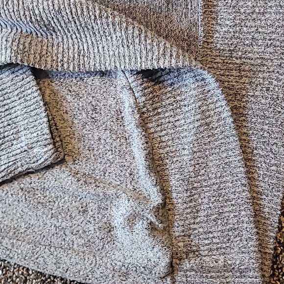 Womens gray sweater - Picture 4 of 5